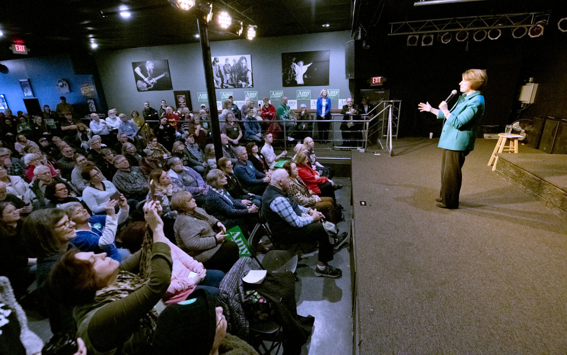 Sen. Amy Klobuchar rallies in Sioux City